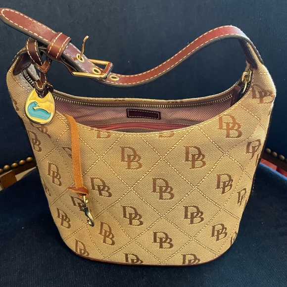 Dooney & Bourke Handbags - DOONEY BOURKE BUCKET BAG
